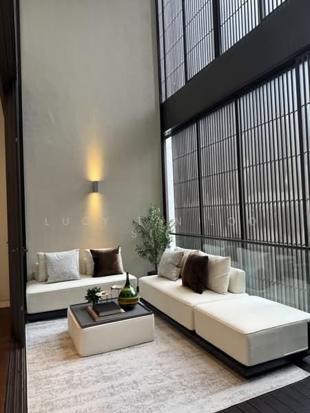 Lloyd SixtyFive, 65 Lloyd Road, 3 Bedrooms, 2,422 sqft, Condominium For Sale, by Lucy Tan Loo Sie, 500213617 - Living Room - PropertyGuru.com.sg