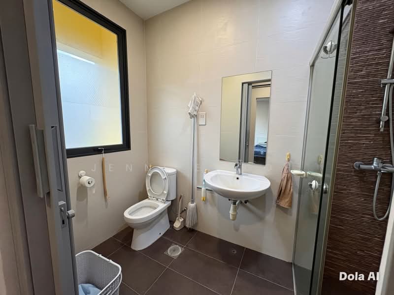 47 sunbird circle 487285, , Room Rental, 220 sqft, Semi-Detached House For Rent, by Jennifer Goh, 500213619 - Bathroom - PropertyGuru.com.sg