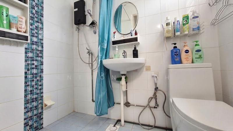 272 Yishun Street 22, 272 Yishun Street 22, Sembawang / Yishun, 3 Bedrooms, 904 sqft, HDB Flat For Sale, by Anthony Goh, 500213620 - Bathroom - PropertyGuru.com.sg