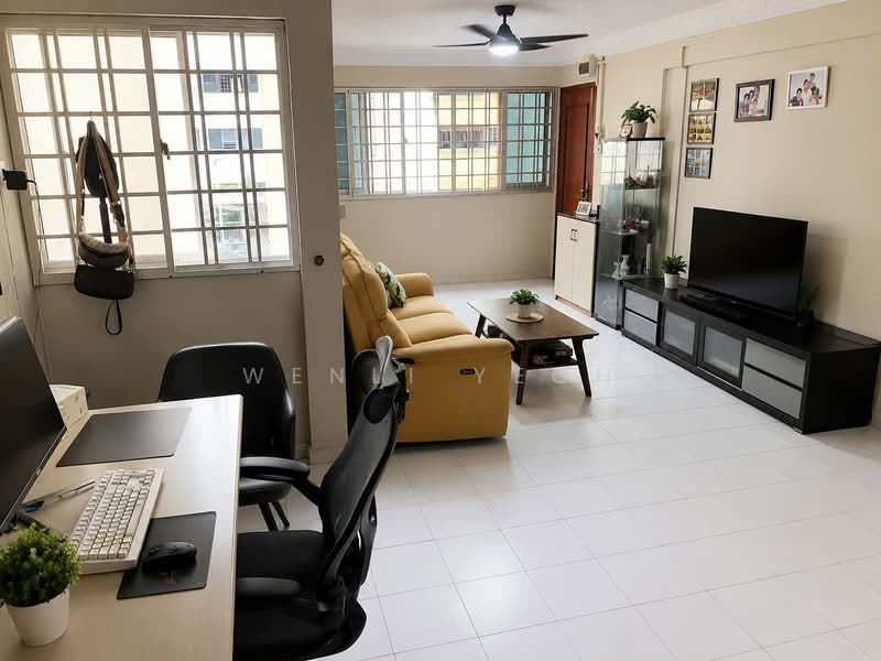208 Yishun Street 21, 208 Yishun Street 21, 3 Bedrooms, 1,001 sqft, HDB Flat For Sale, by WENLI YEOH, 500213629 - Living Room - PropertyGuru.com.sg