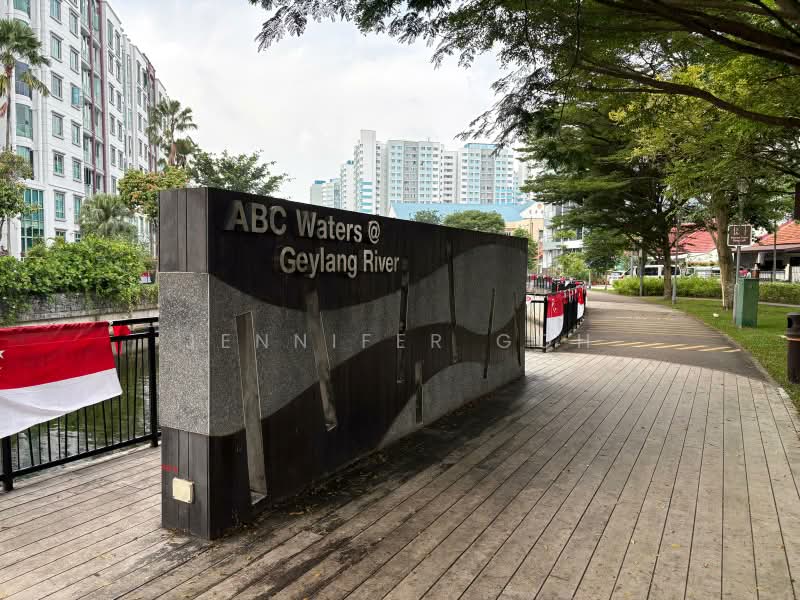 No. 26 lorong 36 geylang 398160, , Room Rental, 150 sqft, Walk-up Apartment For Rent, by Jennifer Goh, 500213642 - Exterior - PropertyGuru.com.sg