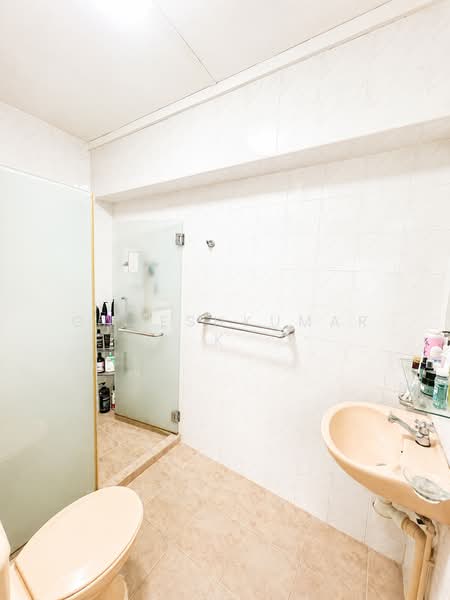 103B Depot Road, 103B Depot Road, 3 Bedrooms, 1,076 sqft, HDB Flat For Sale, by GANESHKUMAR K, 500213660 - Bathroom - PropertyGuru.com.sg