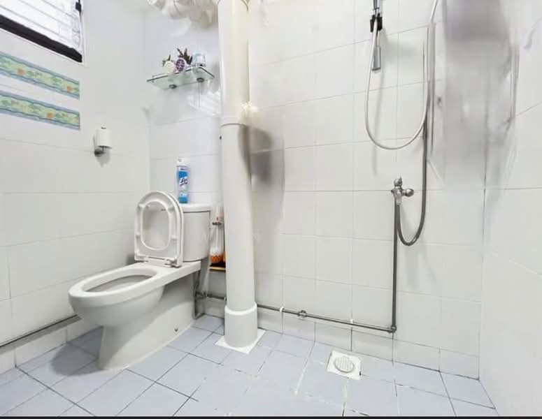 356 Clementi Avenue 2, 356 Clementi Avenue 2, 3 Bedrooms, 1,259 sqft, HDB Flat For Sale, by Owen Tan, 500213665 - Bathroom - PropertyGuru.com.sg