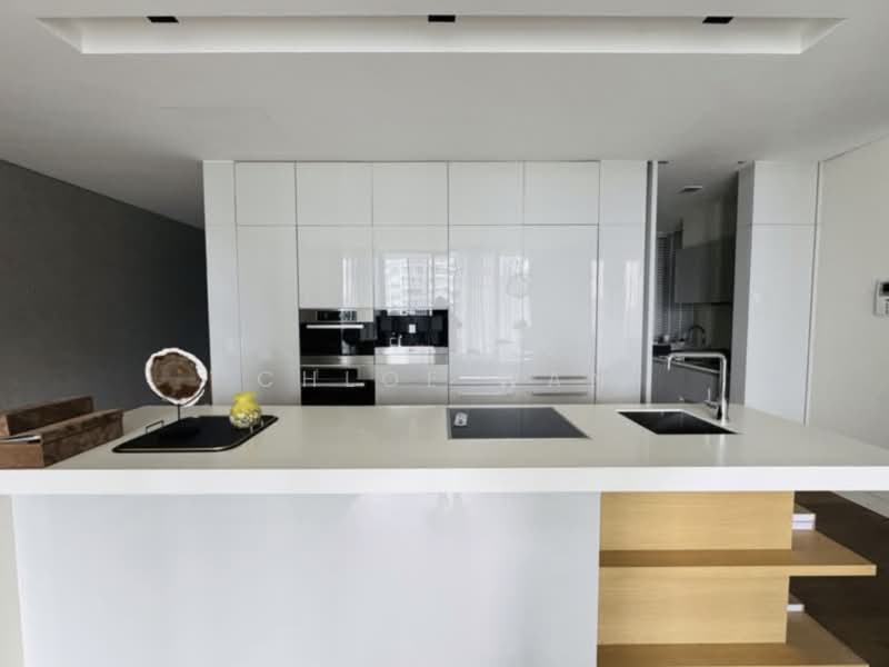 Hilltops, 99 Cairnhill Circle, 3 Bedrooms, 1,550 sqft, Condominium For Sale, by Chloe Wan, 500213683 - Kitchen - PropertyGuru.com.sg