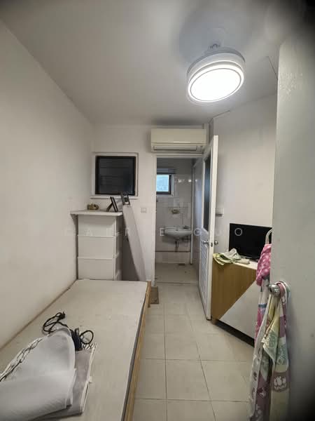 The Arcadia (Arcadia Gardens), 235 Arcadia Road, 4 Bedrooms, 3,810 sqft, Condominium For Rent, by Carrie Guo, 500213685 - Helper’s room with toilet - PropertyGuru.com.sg