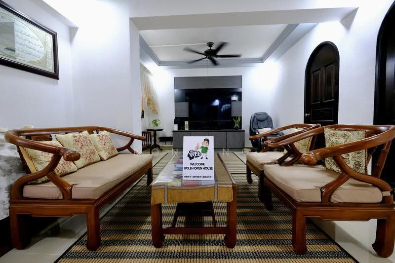 227 Choa Chu Kang Central, 227 Choa Chu Kang Central, Dairy Farm / Bukit Panjang / Choa Chu Kang, 3 Bedrooms, 1,130 sqft, HDB Flat For Sale, by Rony Ng, 500213694 - Living Room - PropertyGuru.com.sg