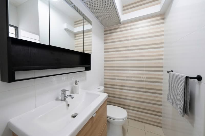 419D Northshore Drive, 419D Northshore Drive, 3 Bedrooms, 721 sqft, HDB Flat For Sale, by Shanel Liew, 500213696 - Bathroom - PropertyGuru.com.sg