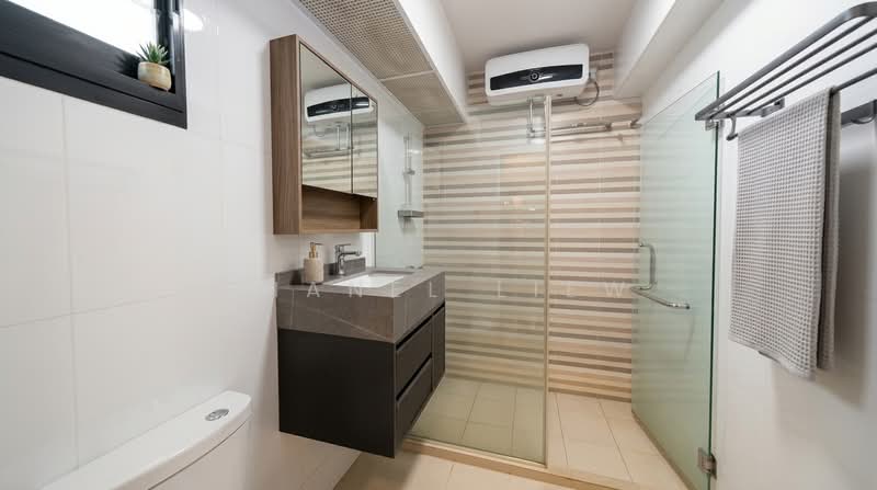 419D Northshore Drive, 419D Northshore Drive, 3 Bedrooms, 721 sqft, HDB Flat For Sale, by Shanel Liew, 500213696 - Bathroom - PropertyGuru.com.sg