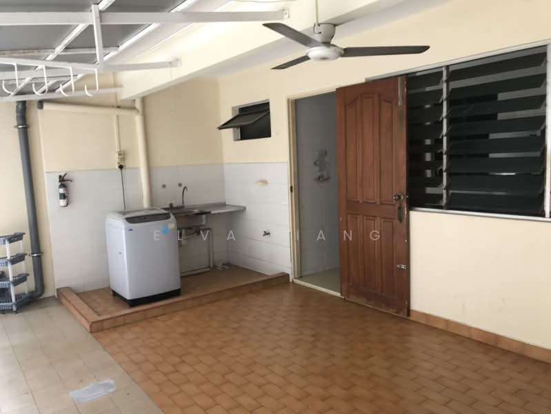 Hillview Garden Estate, 55 Jalan Dermawan, 4 Bedrooms, 2,500 sqft, Terraced House For Sale, by Elva Liang, 500213701 - Kitchen - PropertyGuru.com.sg