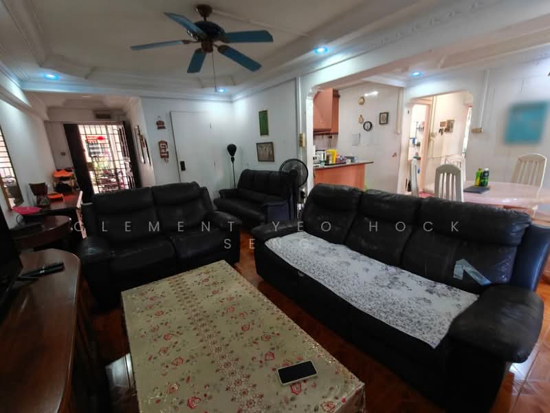 471 Choa Chu Kang Avenue 3, 471 Choa Chu Kang Avenue 3, 3 Bedrooms, 1,302 sqft, HDB Flat For Sale, by Clement Yeo Hock Seng, 500213704 - Living Room - PropertyGuru.com.sg