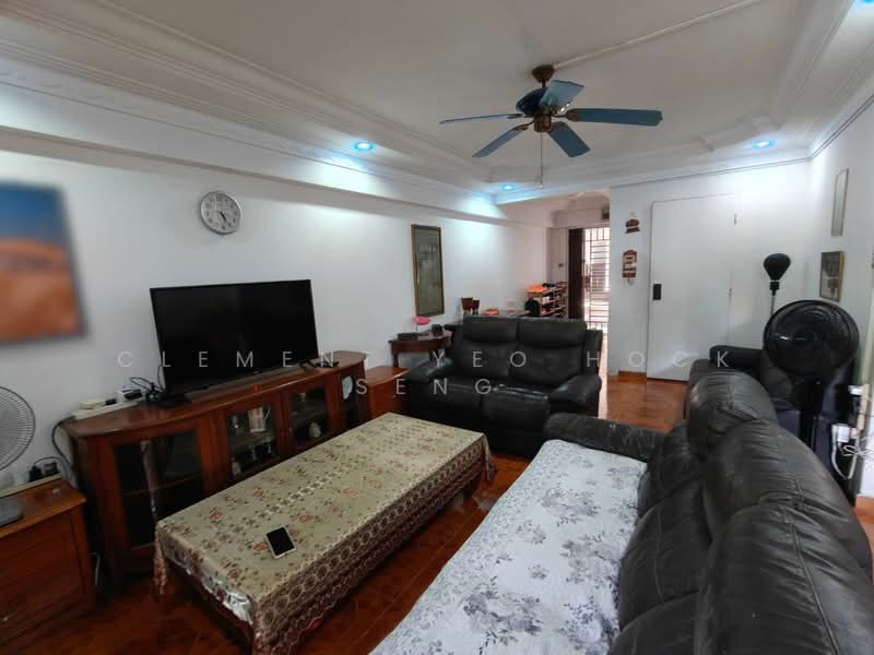 471 Choa Chu Kang Avenue 3, 471 Choa Chu Kang Avenue 3, 3 Bedrooms, 1,302 sqft, HDB Flat For Sale, by Clement Yeo Hock Seng, 500213704 - Living Room - PropertyGuru.com.sg