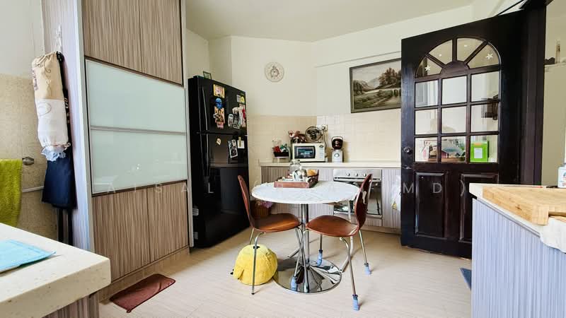 Rajah Towers, 32 Jalan Rajah, 3 Bedrooms, 2,120 sqft, Apartment For Sale, by Faisal (Ryan MD), 500213722 - Kitchen - PropertyGuru.com.sg