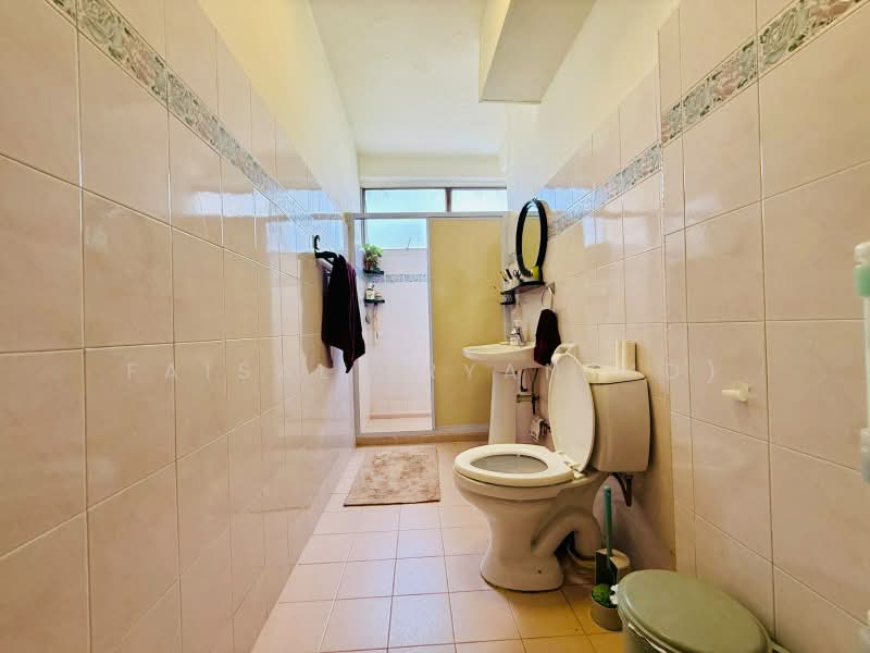 Rajah Towers, 32 Jalan Rajah, 3 Bedrooms, 2,120 sqft, Apartment For Sale, by Faisal (Ryan MD), 500213722 - Bathroom - PropertyGuru.com.sg