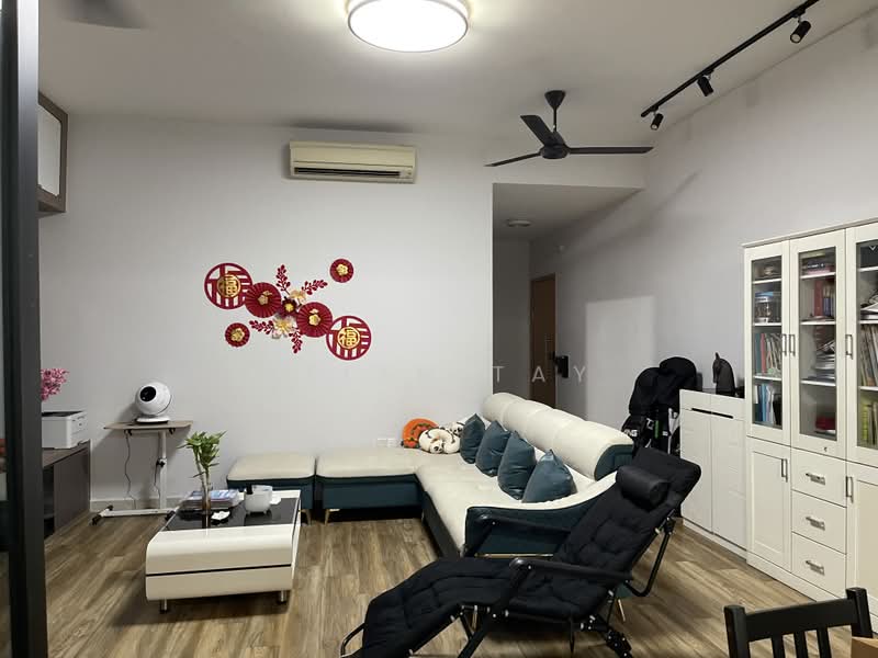 Evania, 389 Upper Paya Lebar Road, 3 Bedrooms, 1,453 sqft, Apartment For Sale, by Helen Tay, 500213752 - Living Room - PropertyGuru.com.sg