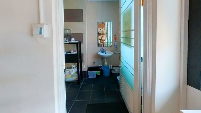 Midview City, 22 Sin Ming Lane, Ang Mo Kio / Bishan / Thomson, 1,356 sqft, Light Industrial (B1) For Rent, by John Chong, 500213755 - Bathroom - CommercialGuru.com.sg