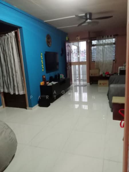 420 Bukit Batok West Avenue 2, 420 Bukit Batok West Avenue 2, Room Rental, 200 sqft, HDB Flat For Rent, by Agt Parthiban, 500213756 - Living Room - PropertyGuru.com.sg