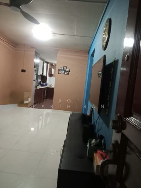 420 Bukit Batok West Avenue 2, 420 Bukit Batok West Avenue 2, Room Rental, 200 sqft, HDB Flat For Rent, by Agt Parthiban, 500213756 - Living Room - PropertyGuru.com.sg
