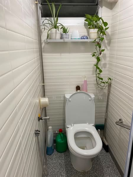16 Telok Blangah Crescent, 16 Telok Blangah Crescent, Room Rental, 7 sqft, HDB Flat For Rent, by Rachel Tan, 500213771 - Bathroom - PropertyGuru.com.sg