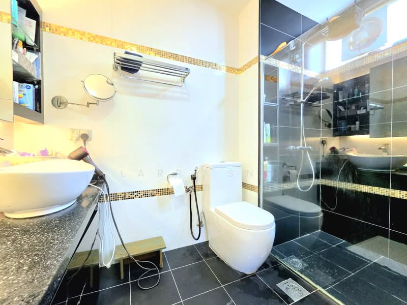 Torie Mansion, 75-75D Everitt Road, 3 Bedrooms, 1,356 sqft, Condominium For Sale, by Larry Sng, 500213785 - Bathroom - PropertyGuru.com.sg
