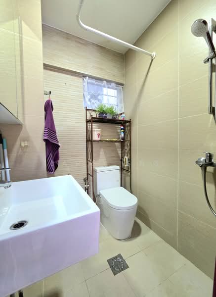 Torie Mansion, 75-75D Everitt Road, 3 Bedrooms, 1,356 sqft, Condominium For Sale, by Larry Sng, 500213785 - Bathroom - PropertyGuru.com.sg