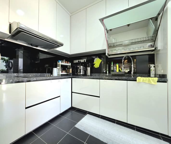 Torie Mansion, 75-75D Everitt Road, 3 Bedrooms, 1,356 sqft, Condominium For Sale, by Larry Sng, 500213785 - Kitchen - PropertyGuru.com.sg