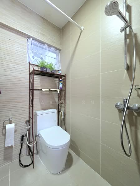 Torie Mansion, 75-75D Everitt Road, 3 Bedrooms, 1,356 sqft, Condominium For Sale, by Larry Sng, 500213785 - Bathroom - PropertyGuru.com.sg