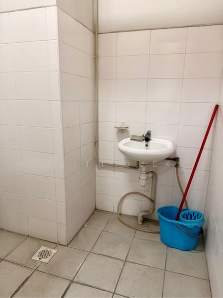 Wcega Tower, 21 Bukit Batok Crescent, 958 sqft, Light Industrial (B1) For Sale, by Faith Quek, 500213799 - CommercialGuru.com.sg