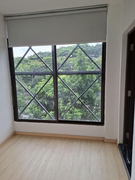 589616, , 3 Bedrooms, 1,500 sqft, Walk-up Apartment For Rent, by Abdullah Hameed, 500213811 - View - PropertyGuru.com.sg
