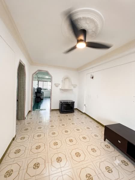 182 Ang Mo Kio Avenue 5, 182 Ang Mo Kio Avenue 5, 2 Bedrooms, 732 sqft, HDB Flat For Sale, by Christine Gouw, 500213813 - Living Room - PropertyGuru.com.sg