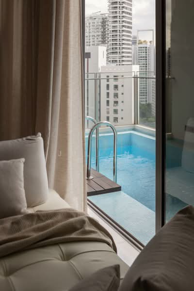 Starlight Suites, 11 River Valley Close, Orchard / River Valley, 4 Bedrooms, 1,862 sqft, Condominium For Rent, by Julian Neo, 500213819 - Balcony - PropertyGuru.com.sg