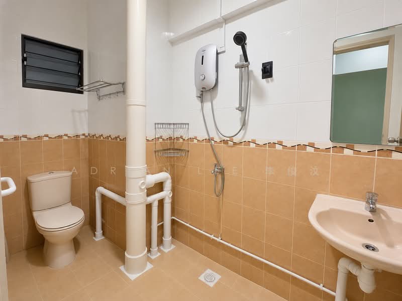 322A Jurong East Street 31, 322A Jurong East Street 31, Room Rental, 150 sqft, HDB Flat For Rent, by Adrian Lee 李俊汶, 500213822 - Bathroom - PropertyGuru.com.sg