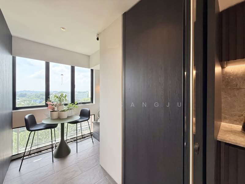129 Clarence Lane, 129 Clarence Lane, 3 Bedrooms, 1,119 sqft, HDB Flat For Sale, by Kevin Sangju, 500213823 - Yard/Utility Service Balcony - PropertyGuru.com.sg