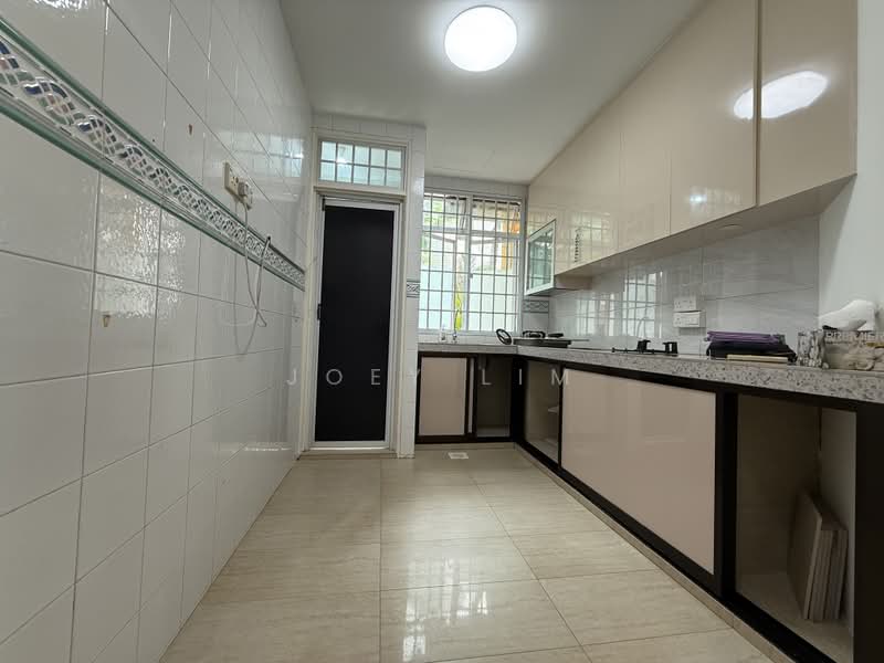 Tembeling Mansions, 230 Tembeling Road, 3 Bedrooms, 861 sqft, Apartment For Sale, by Joey Lim, 500213827 - Kitchen - PropertyGuru.com.sg