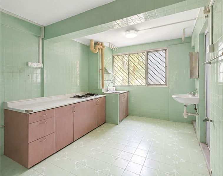 136 Jalan Bukit Merah, 136 Jalan Bukit Merah, 2 Bedrooms, 635 sqft, HDB Flat For Sale, by CC Lee, 500213854 - Kitchen - PropertyGuru.com.sg