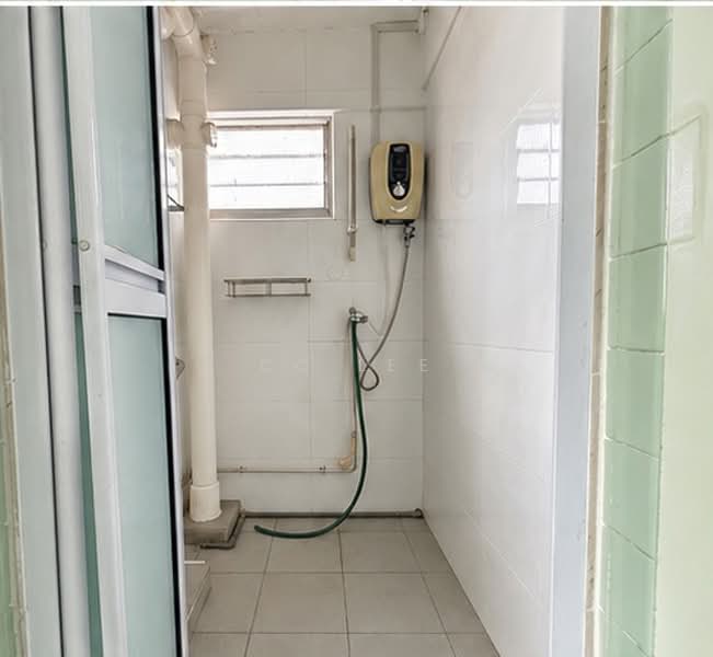 136 Jalan Bukit Merah, 136 Jalan Bukit Merah, 2 Bedrooms, 635 sqft, HDB Flat For Sale, by CC Lee, 500213854 - Bathroom - PropertyGuru.com.sg