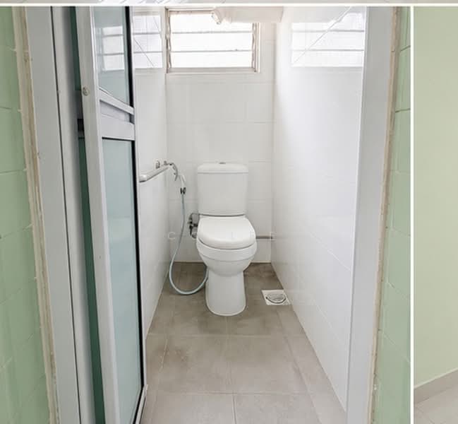 136 Jalan Bukit Merah, 136 Jalan Bukit Merah, 2 Bedrooms, 635 sqft, HDB Flat For Sale, by CC Lee, 500213854 - Toilet - PropertyGuru.com.sg