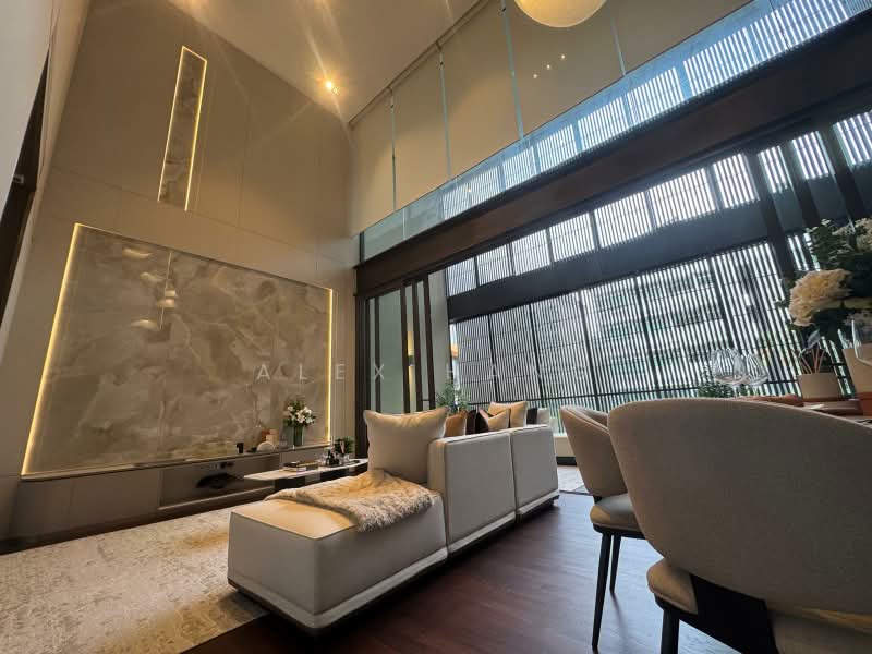 Lloyd SixtyFive, 65 Lloyd Road, 3 Bedrooms, 2,422 sqft, Condominium For Sale, by Alex Hang, 500213858 - Living Room - PropertyGuru.com.sg