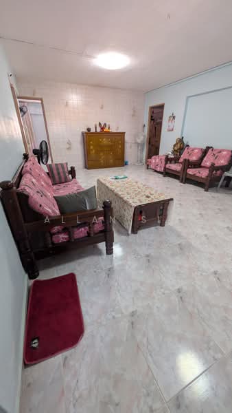 144 Tampines Street 12, 144 Tampines Street 12, 3 Bedrooms, 1,109 sqft, HDB Flat For Sale, by Allan Sim, 500213863 - Living Room - PropertyGuru.com.sg
