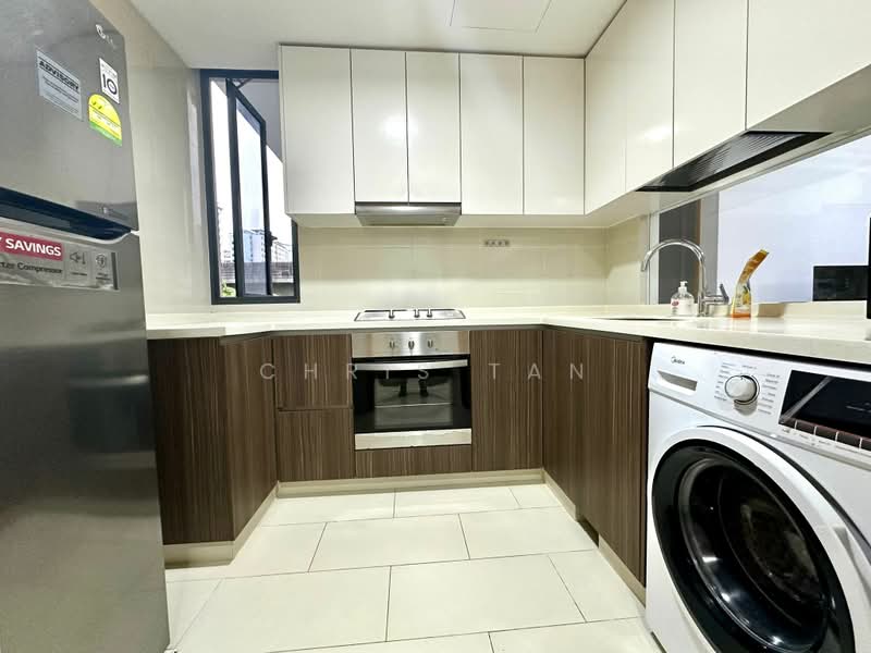 La Fiesta, 60 Sengkang Square, 3 Bedrooms, 829 sqft, Condominium For Sale, by Chris Tan, 500213877 - Kitchen - PropertyGuru.com.sg
