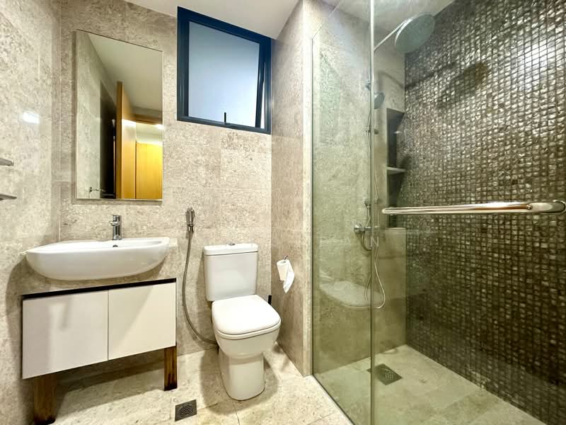 La Fiesta, 60 Sengkang Square, 3 Bedrooms, 829 sqft, Condominium For Sale, by Chris Tan, 500213877 - Bathroom - PropertyGuru.com.sg