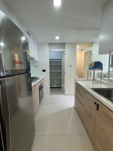 Eight Courtyards, 2 Canberra Drive, 3 Bedrooms, 1,152 sqft, Condominium For Sale, by Eddie Hui (许成伟), 500213886 - Kitchen - PropertyGuru.com.sg