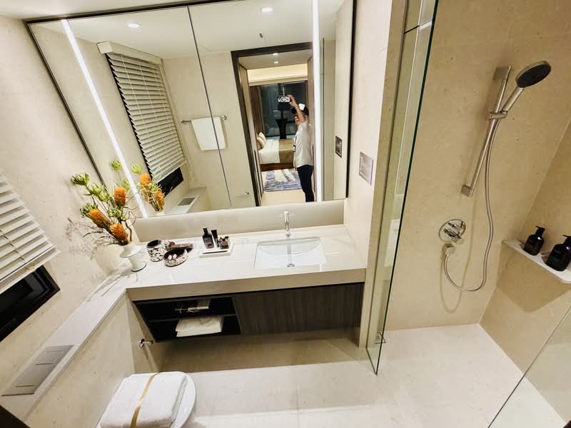 Hudson Place Residences, , 4 Bedrooms, 1,432 sqft, Condominium For Sale, by Murphy Lee, 500213913 - Bathroom - PropertyGuru.com.sg