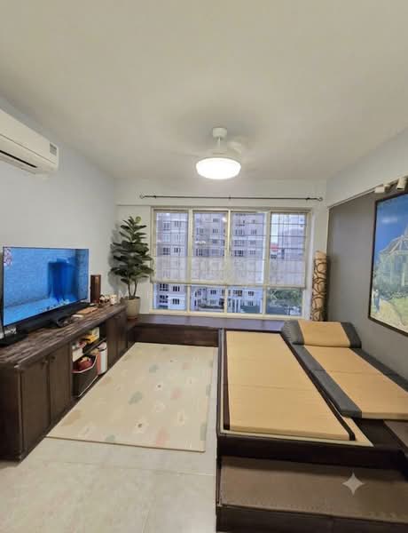 Castle Green, 481 Yio Chu Kang Road, 3 Bedrooms, 1,216 sqft, Condominium For Sale, by MH Quek, 500213915 - Living Room - PropertyGuru.com.sg