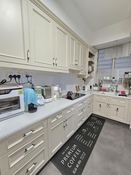Castle Green, 481 Yio Chu Kang Road, 3 Bedrooms, 1,216 sqft, Condominium For Sale, by MH Quek, 500213915 - Kitchen - PropertyGuru.com.sg