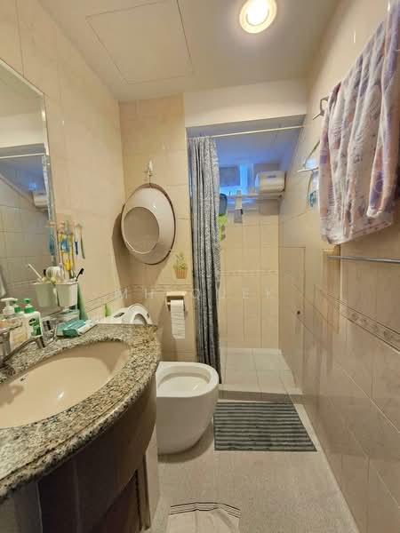 Castle Green, 481 Yio Chu Kang Road, 3 Bedrooms, 1,216 sqft, Condominium For Sale, by MH Quek, 500213915 - Bathroom - PropertyGuru.com.sg