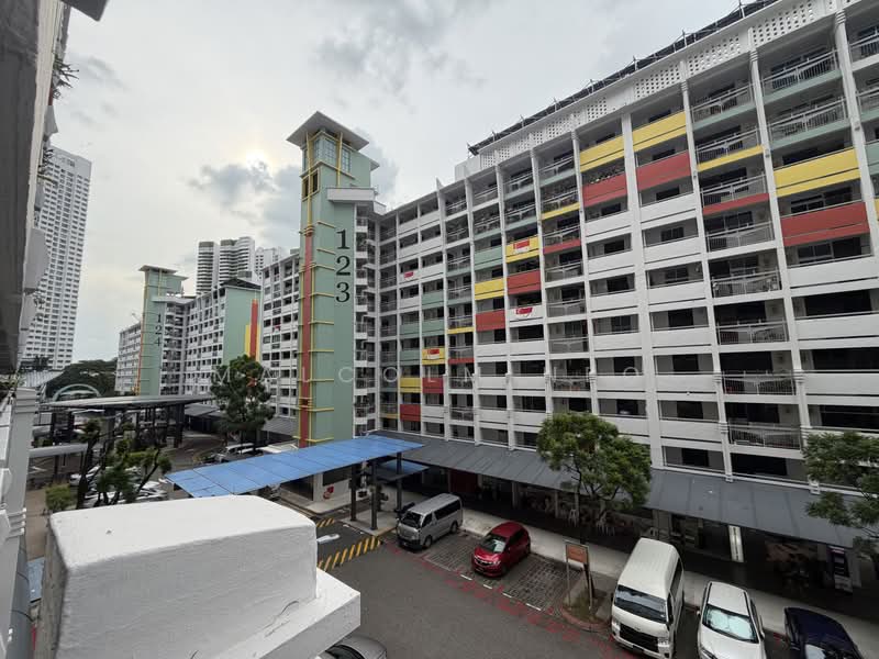 125 Lorong 1 Toa Payoh, 125 Lorong 1 Toa Payoh, Balestier / Toa Payoh, 2 Bedrooms, 721 sqft, HDB Flat For Sale, by Malcolm Neo, 500213951 - Exterior - PropertyGuru.com.sg