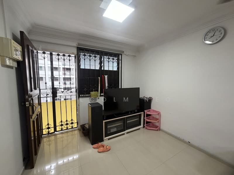 125 Lorong 1 Toa Payoh, 125 Lorong 1 Toa Payoh, Balestier / Toa Payoh, 2 Bedrooms, 721 sqft, HDB Flat For Sale, by Malcolm Neo, 500213951 - Living Room - PropertyGuru.com.sg