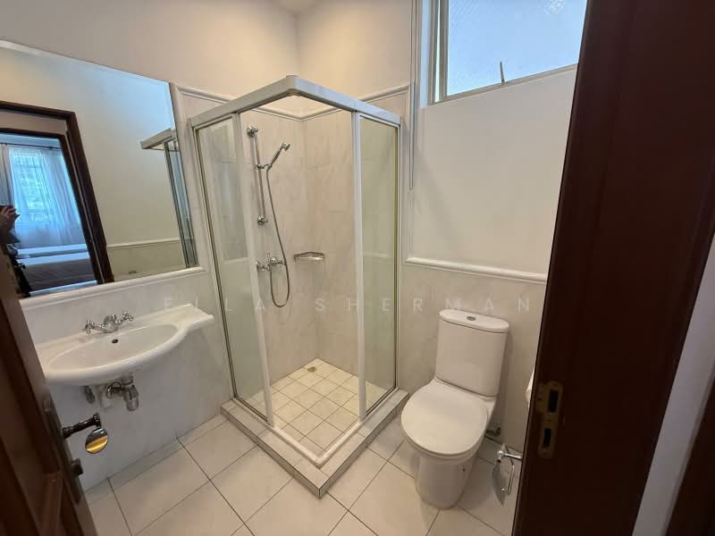 Joo Chiat Conservation House, Everitt Road, 2 Bedrooms, 1,200 sqft, Conservation House For Rent, by Ella Sherman, 500213969 - Bathroom - PropertyGuru.com.sg