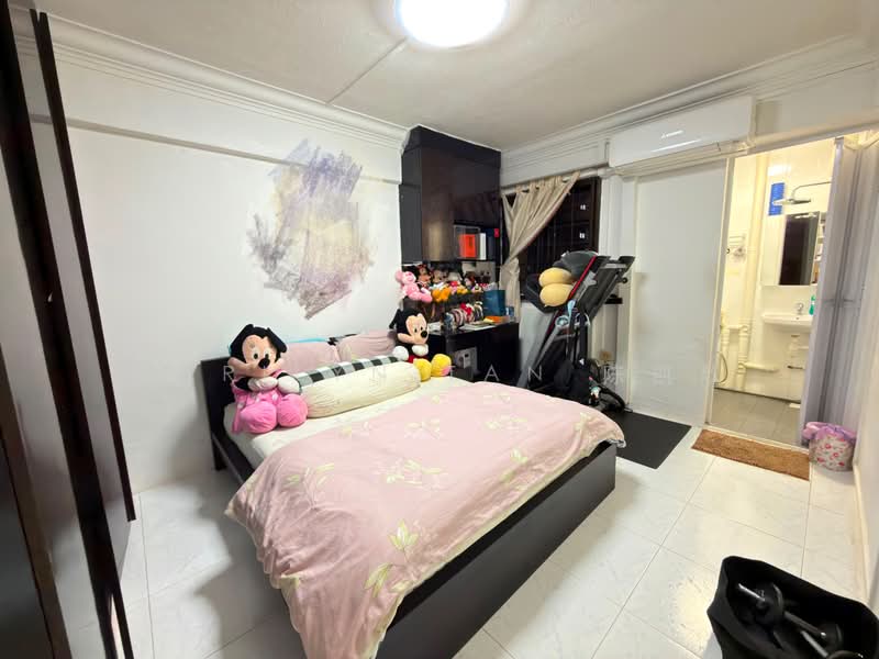 118 Serangoon North Avenue 1, 118 Serangoon North Avenue 1, 3 Bedrooms, 980 sqft, HDB Flat For Sale, by Marilyn Tan 陈凯欣, 500213973 - Bedroom - PropertyGuru.com.sg
