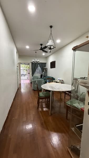 Opera Estate, 63 Aida Street, 4 Bedrooms, 1,732 sqft, Terraced House For Sale, by Saadiah Ahmad, 500213986 - Living Room - PropertyGuru.com.sg